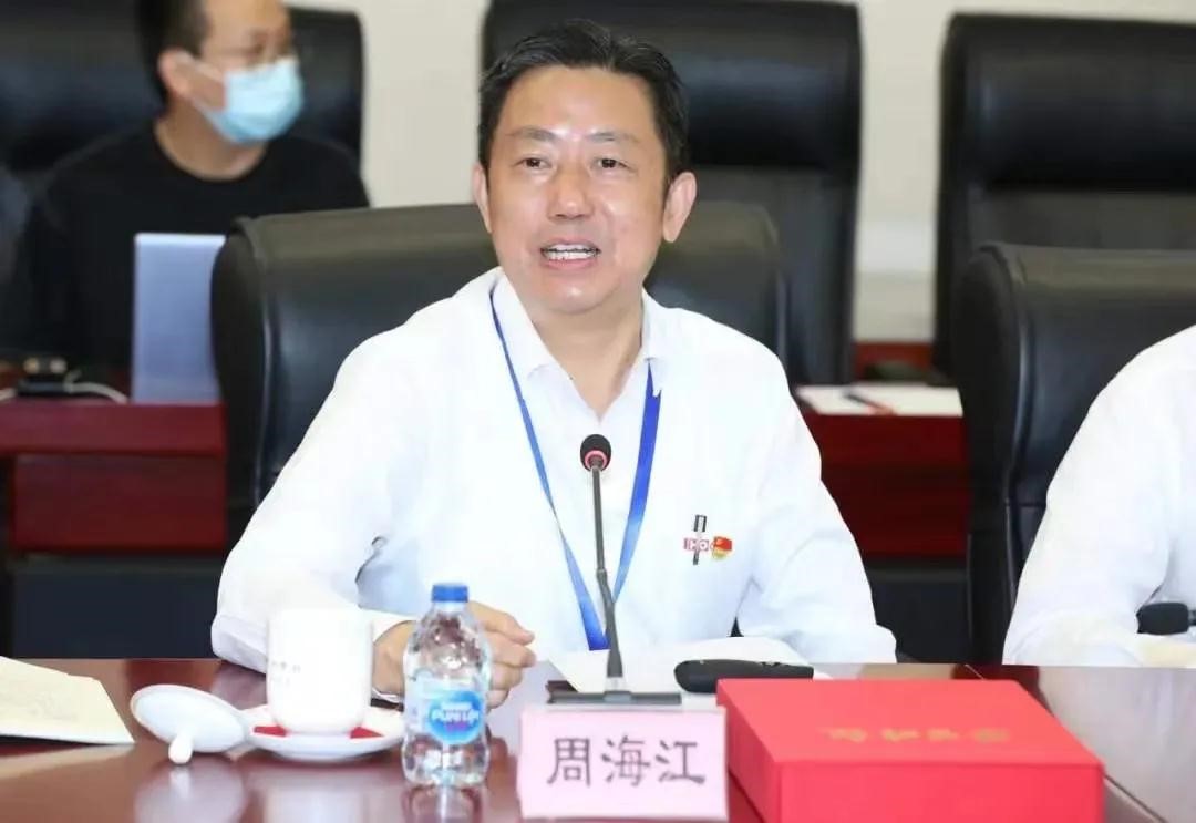 民營(yíng)企業(yè)永遠跟黨走研討會(huì )2